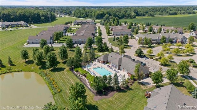 52316 Naugatuck Drive, Macomb, MI 48042