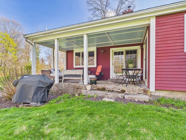 61 Canton St, Easton, MA 02356