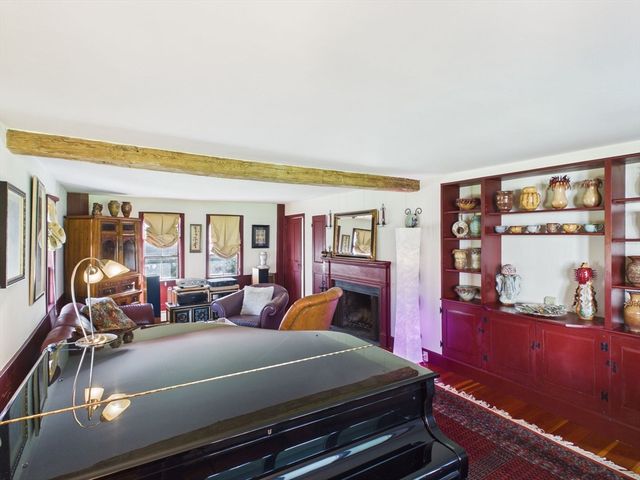 61 Canton St, Easton, MA 02356