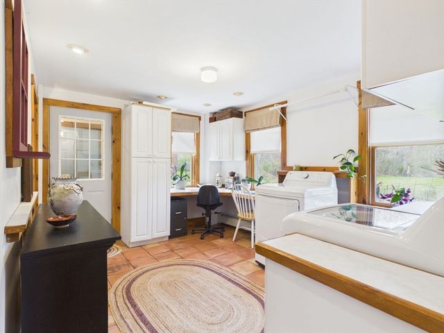 61 Canton St, Easton, MA 02356