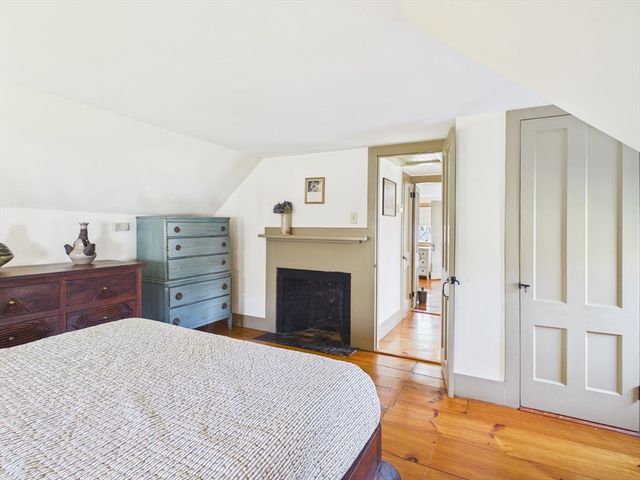 61 Canton St, Easton, MA 02356