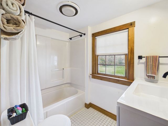 61 Canton St, Easton, MA 02356
