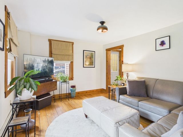 61 Canton St, Easton, MA 02356