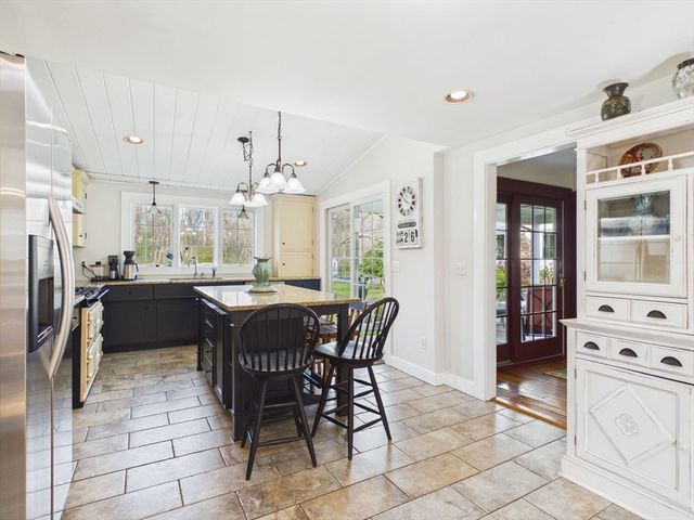61 Canton St, Easton, MA 02356