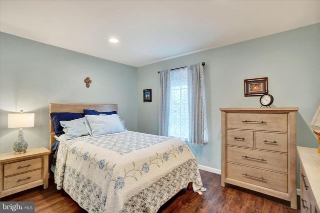 2703 ALPERTON DRIVE, York, PA 17402