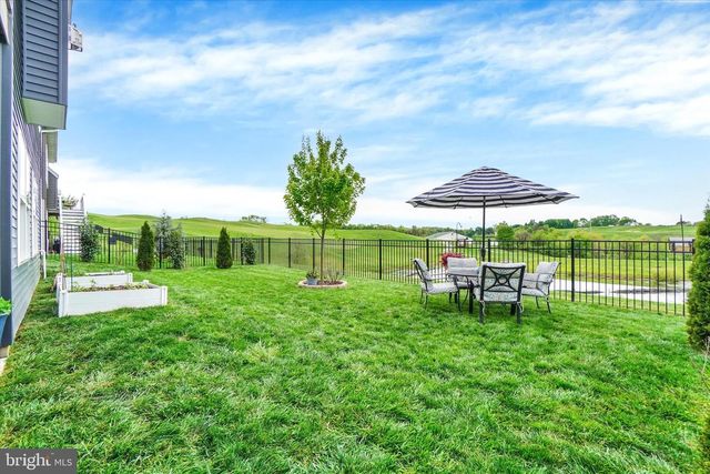 2703 ALPERTON DRIVE, York, PA 17402
