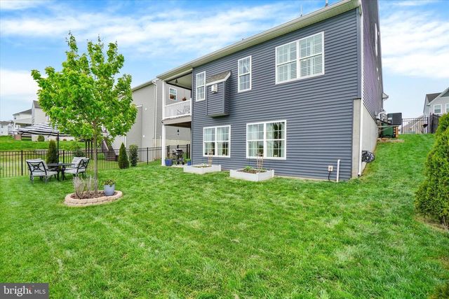 2703 ALPERTON DRIVE, York, PA 17402
