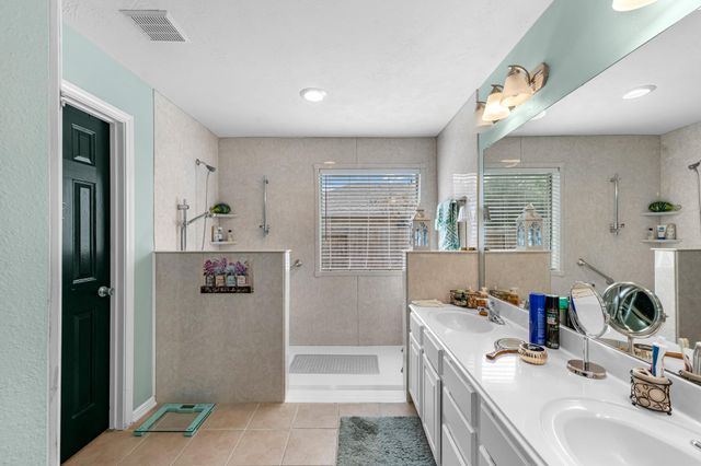 5226 Caraway Lake Drive, Baytown, TX 77521