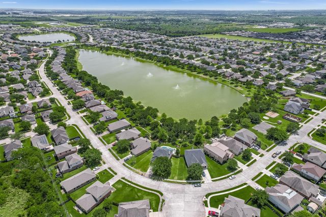 5226 Caraway Lake Drive, Baytown, TX 77521