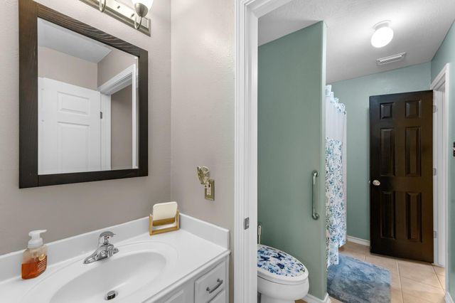 5226 Caraway Lake Drive, Baytown, TX 77521