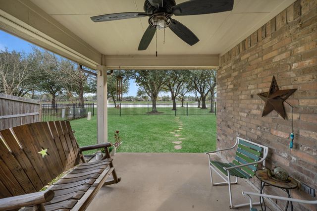 5226 Caraway Lake Drive, Baytown, TX 77521