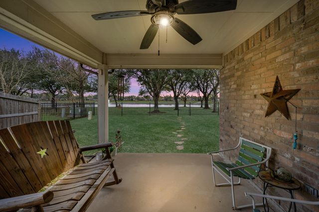 5226 Caraway Lake Drive, Baytown, TX 77521