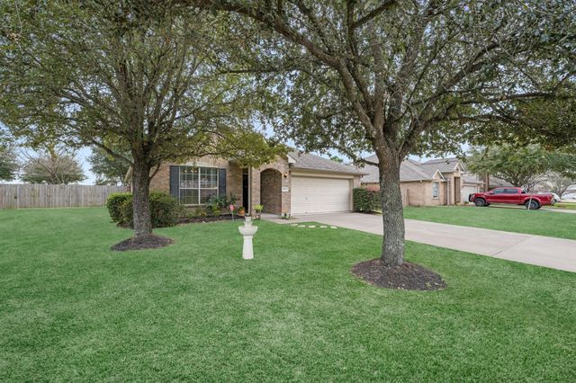5226 Caraway Lake Drive, Baytown, TX 77521