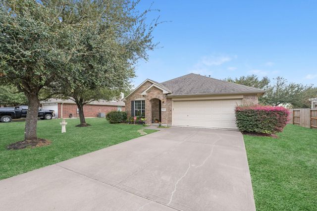 5226 Caraway Lake Drive, Baytown, TX 77521