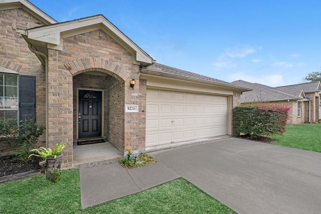 5226 Caraway Lake Drive, Baytown, TX 77521
