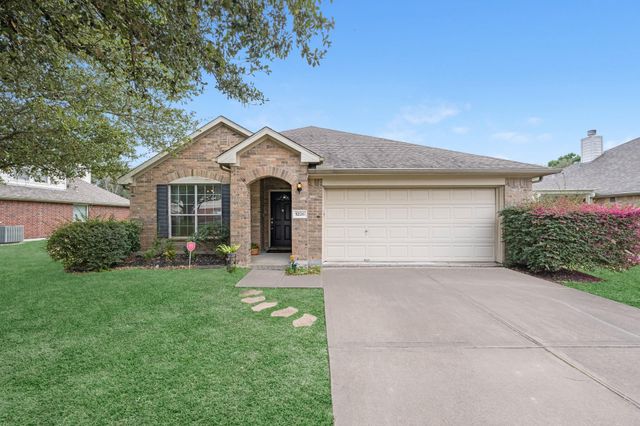 5226 Caraway Lake Drive, Baytown, TX 77521