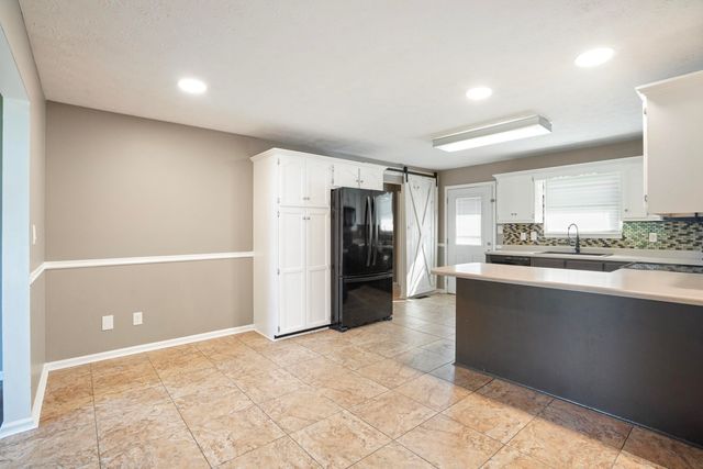 799 Hidden Loop Drive, Somerset, KY 42503