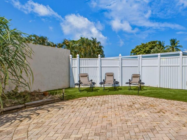 5120 NE 22nd Avenue, Lighthouse Point, FL 33064