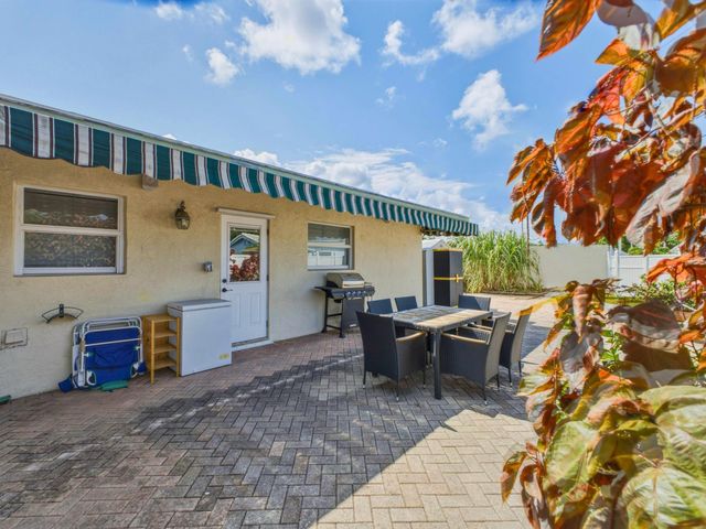 5120 NE 22nd Avenue, Lighthouse Point, FL 33064