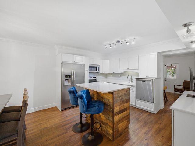 5120 NE 22nd Avenue, Lighthouse Point, FL 33064