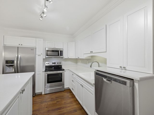 5120 NE 22nd Avenue, Lighthouse Point, FL 33064