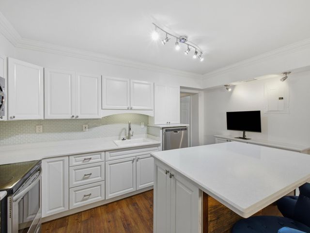 5120 NE 22nd Avenue, Lighthouse Point, FL 33064