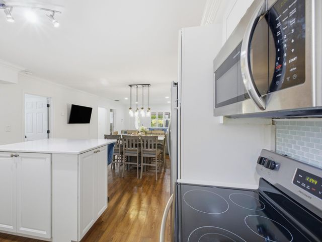 5120 NE 22nd Avenue, Lighthouse Point, FL 33064