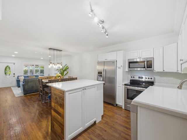 5120 NE 22nd Avenue, Lighthouse Point, FL 33064