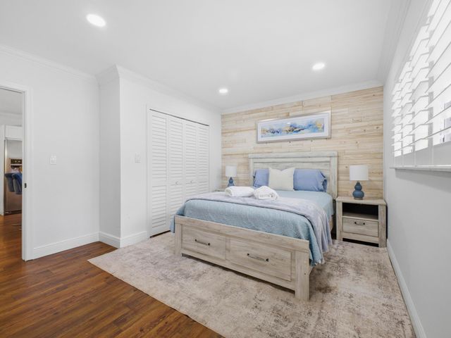 5120 NE 22nd Avenue, Lighthouse Point, FL 33064