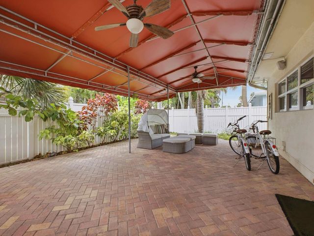 5120 NE 22nd Avenue, Lighthouse Point, FL 33064