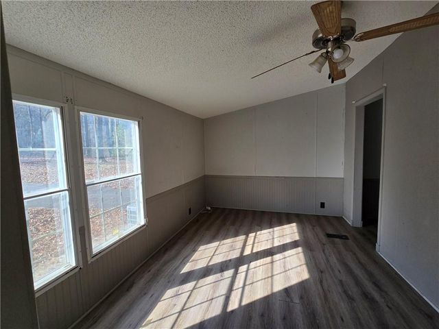 124 Puckett SE Road, Emerson, GA 30137