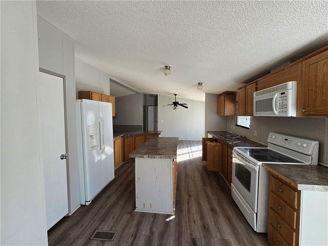 124 Puckett SE Road, Emerson, GA 30137