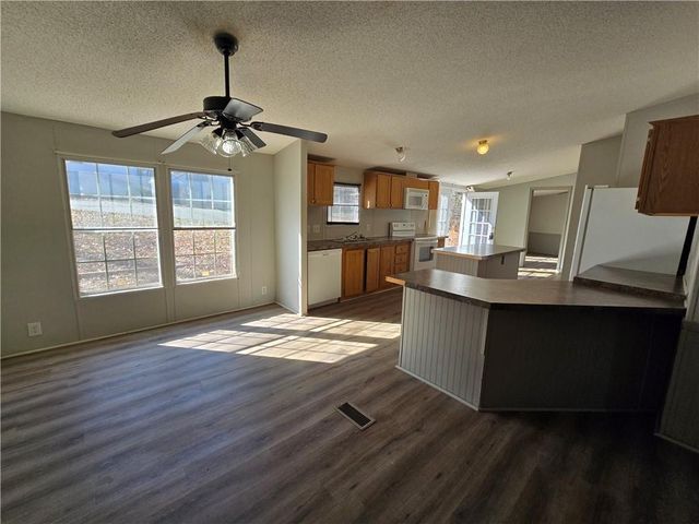 124 Puckett SE Road, Emerson, GA 30137