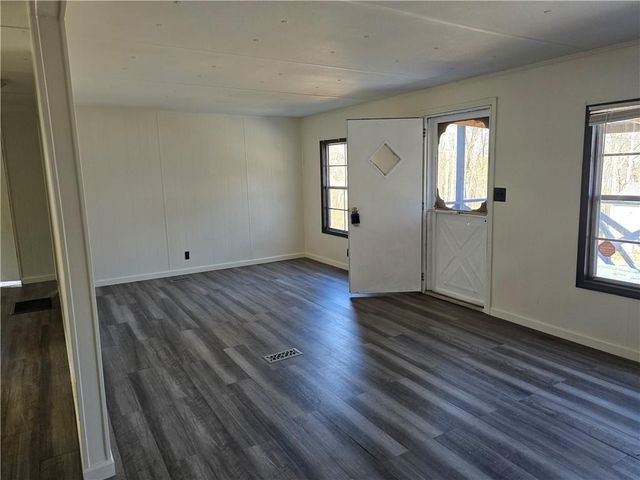 124 Puckett SE Road, Emerson, GA 30137