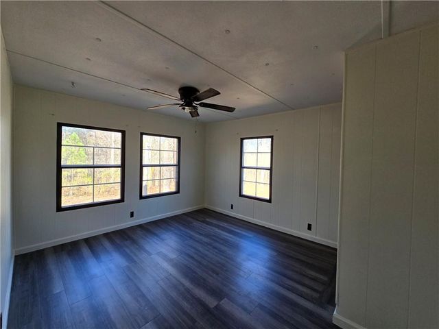 124 Puckett SE Road, Emerson, GA 30137