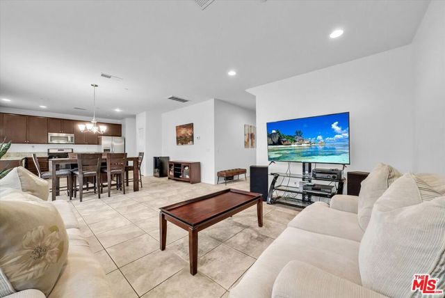 15686 Slowik Court, Fontana, CA 92336