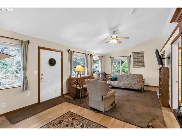 114 MERRY ETTA Dr, Kalama, WA 98625