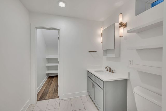 807B Porter Rd, Nashville, TN 37206