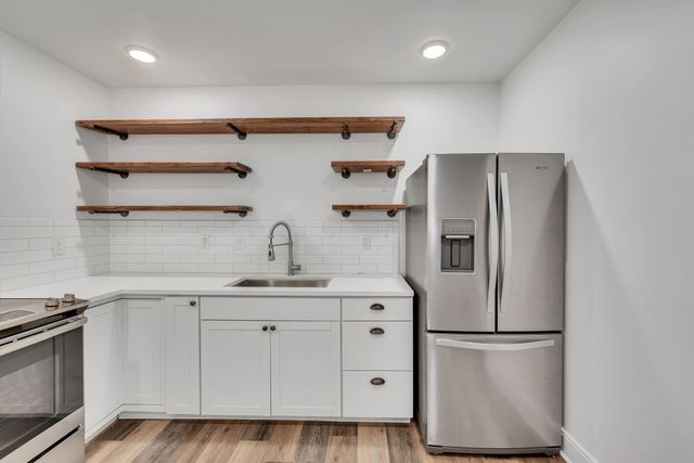 807B Porter Rd, Nashville, TN 37206