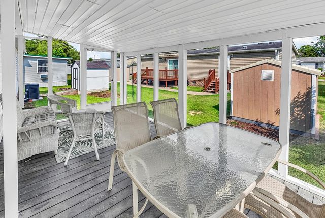 153 Queens Rd., Little River, SC 29566