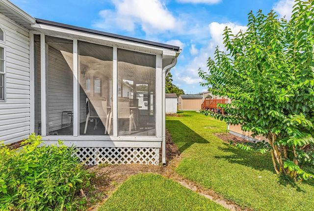153 Queens Rd., Little River, SC 29566
