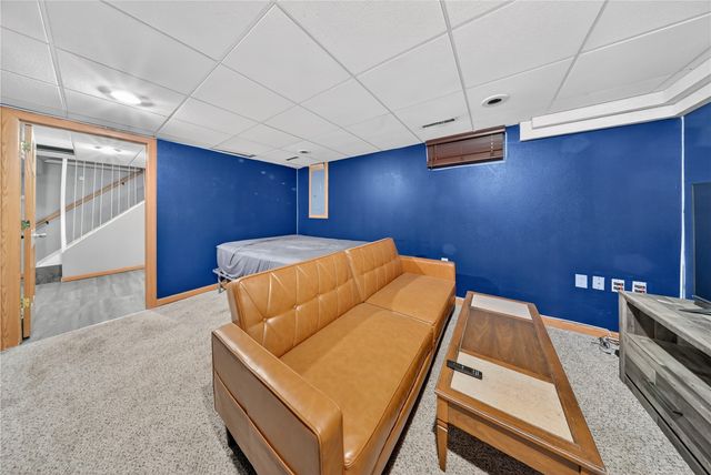 2447 Lauren Drive SW, Cedar Rapids, IA 52404