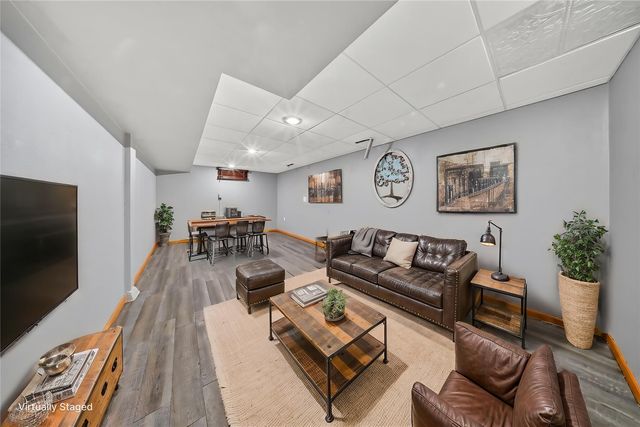 2447 Lauren Drive SW, Cedar Rapids, IA 52404