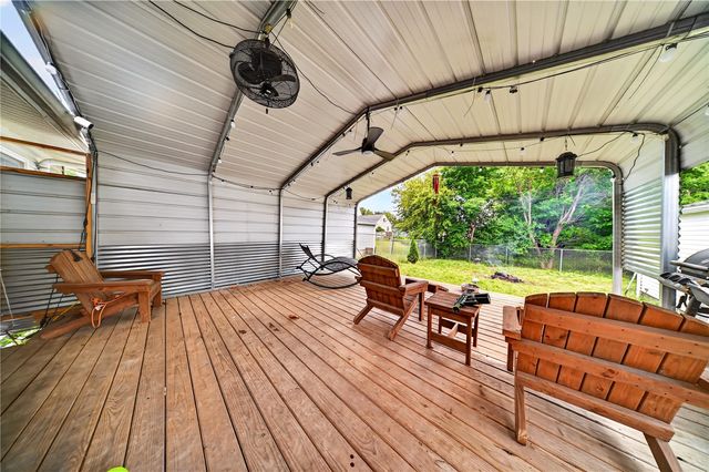2447 Lauren Drive SW, Cedar Rapids, IA 52404