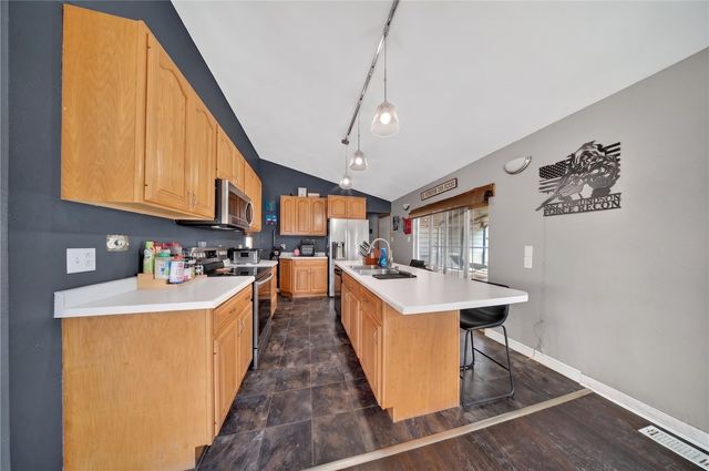 2447 Lauren Drive SW, Cedar Rapids, IA 52404