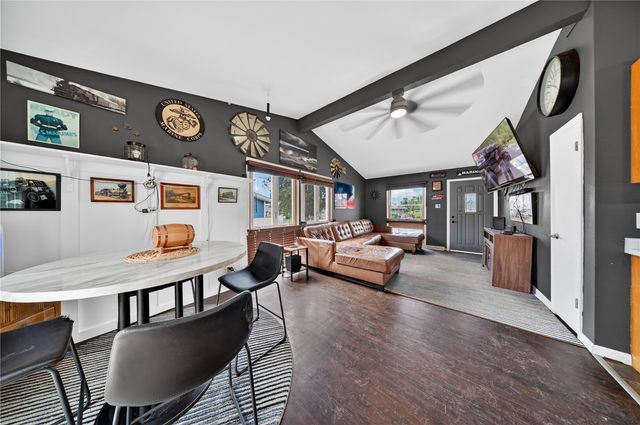 2447 Lauren Drive SW, Cedar Rapids, IA 52404
