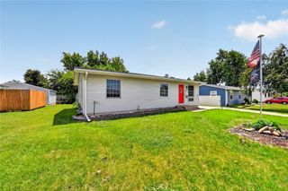 2447 Lauren Drive SW, Cedar Rapids, IA 52404