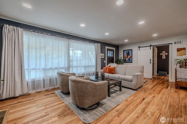 1043 Linwood Avenue, Wenatchee, WA 98801