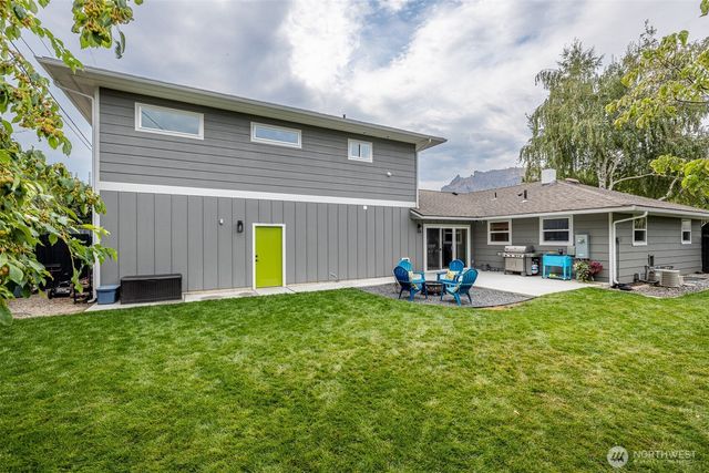 1043 Linwood Avenue, Wenatchee, WA 98801