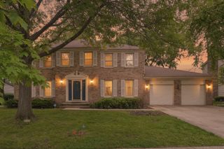 837 Heatherstone Drive, Schaumburg, IL 60173